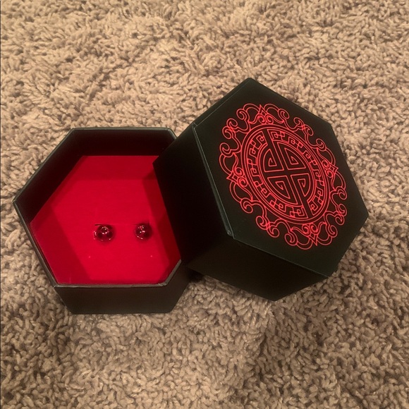 Darling Lady Bug earrings from Miraculous: Tales of Lady Bug and Cat Noir. - Picture 5 of 7